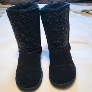 Minnetonka Boots size 8